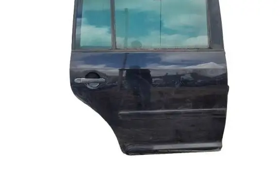 Volkswagen Touran I Rear door 3D12