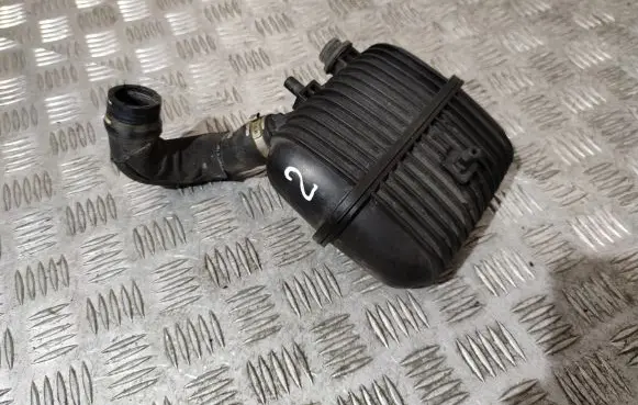 Vacuum air tank