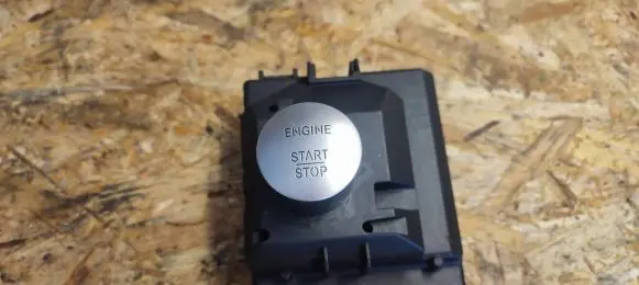 Mercedes-Benz C W205 Ignition lock A2059006713 33324302