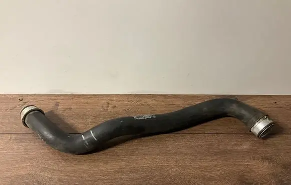 Mercedes-Benz E W211 Engine coolant pipe/hose A2115015382