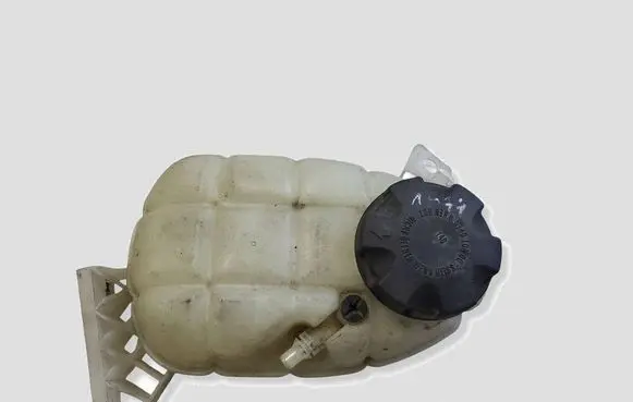 BMW 1 F20 F21 Coolant expansion tank/reservoir