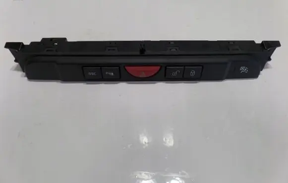 Land Rover Discovery 3 - LR3 Hazard light switch YUL501300