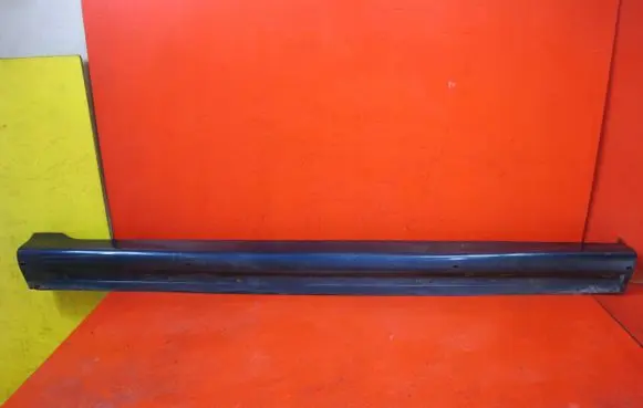 Mitsubishi Lancer Sill MR380004