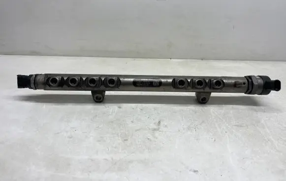 Volvo XC60 Fuel main line pipe 30777759 31216313