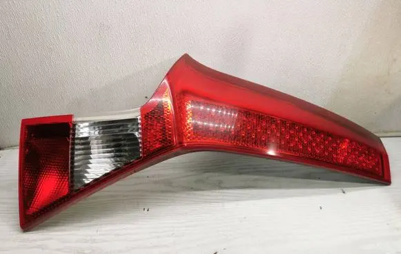 Volvo V70 Tailgate rear/tail lights 30678545 30678547