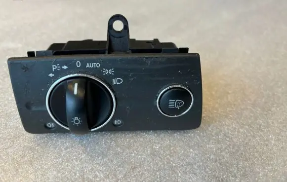 Mercedes-Benz E W211 Light switch 2115450104 A2115450104