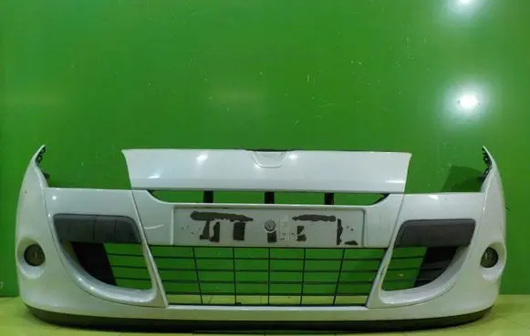 Renault Megane III Front bumper PRZOD XP80