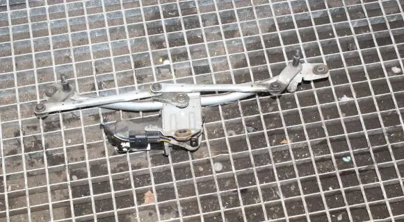 Hyundai ix35 Front wiper linkage and motor