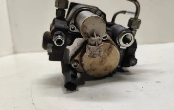 Fuel injection high pressure pump