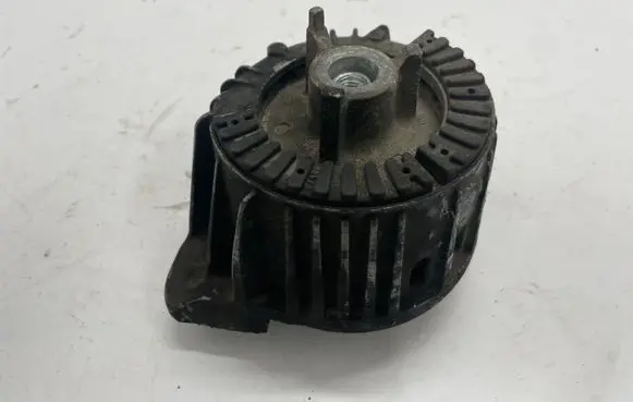 Mercedes-Benz E W212 Engine mount bracket A2122404117