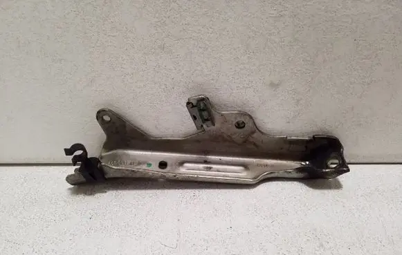 Mercedes-Benz CLS C218 X218 EGR valve cooler bracket A6510901027