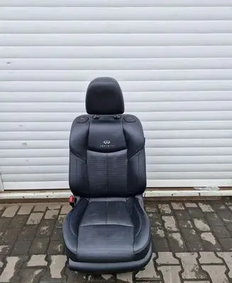 Infiniti M30 Front driver seat 