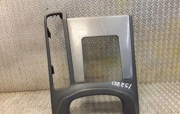 Lexus IS 220D-250-350 Other center console (tunnel) element 5882253010