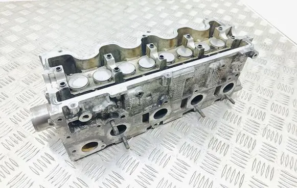 Opel Astra H Engine head 55193091