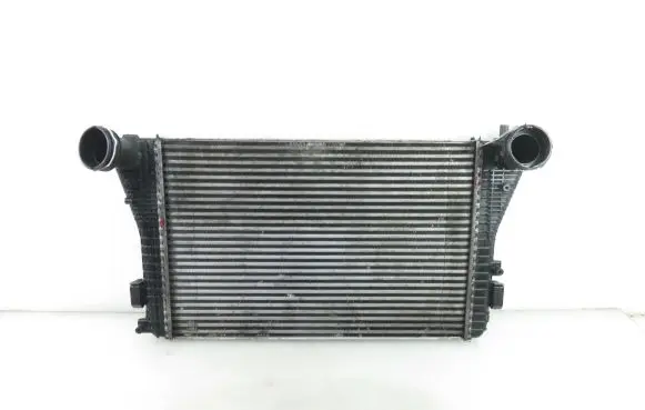 Volkswagen Touran I Intercooler radiator 1K0145803A