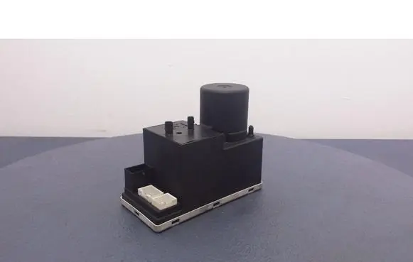 Audi A4 S4 B5 8D Central locking vacuum pump 4A0862257P