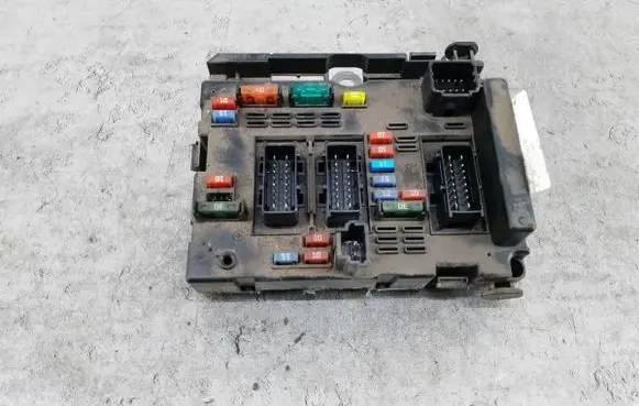 Peugeot 307 BSM Control unit 9650663980