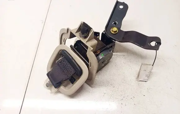 Subaru Legacy Rear seatbelt 