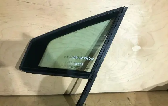 Citroen C4 I Front door vent window glass four-door as2