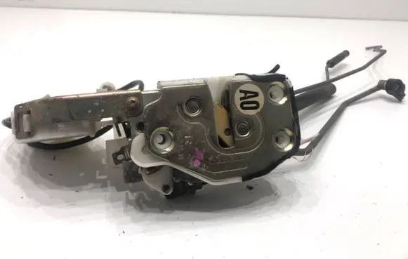 Honda CR-V Front door lock