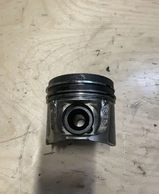 Renault Trafic II (X83) Piston 8200584249