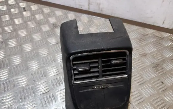 Audi A3 S3 8V Rear air vent grill 8V0857042
