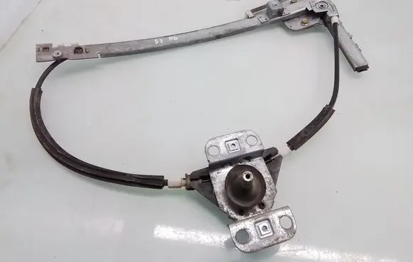 Rear door manual window regulator