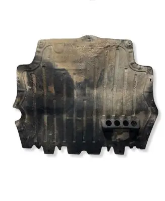 Volkswagen PASSAT B6 Engine splash shield/under tray 