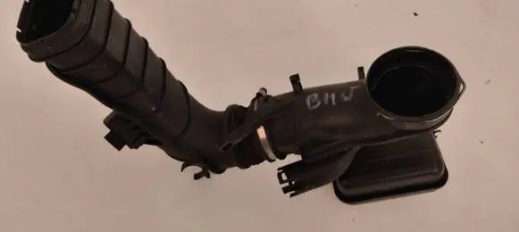 BMW 5 F10 F11 Air intake hose/pipe 8508047