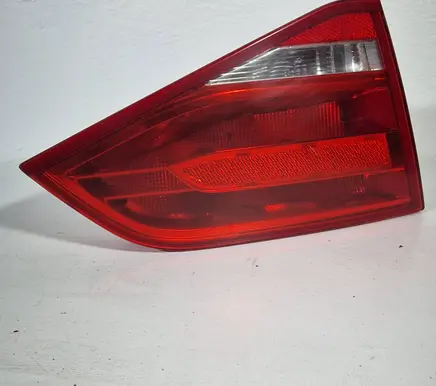 Tailgate rear/tail lights