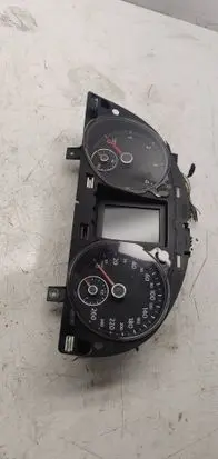 Volkswagen PASSAT B6 Speedometer (instrument cluster) 3AA920870D