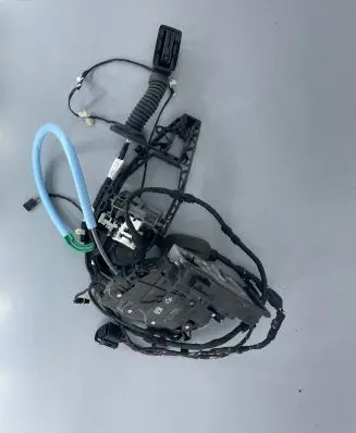 BMW X3 G01 Rear door lock 7473148