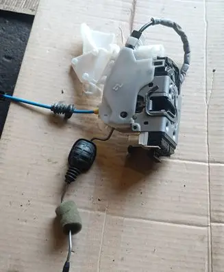 Mercedes-Benz E W212 Front door lock A0997200735