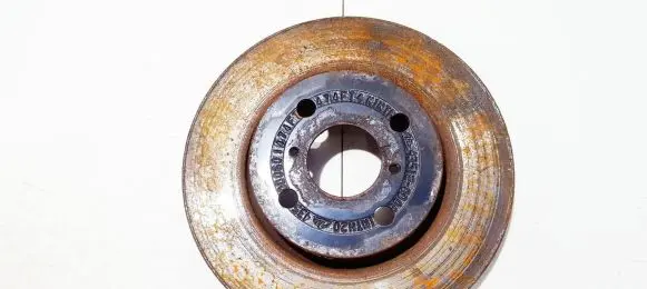 Toyota Yaris Front brake disc ventiliuojamas