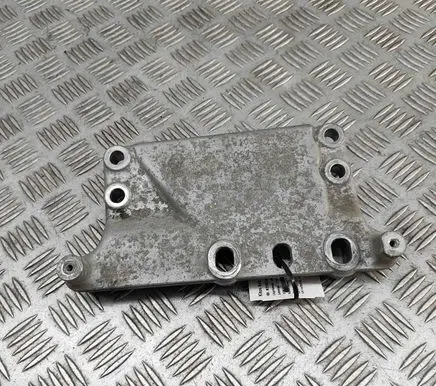 Volkswagen Golf VII Engine mounting bracket 5QE199587A