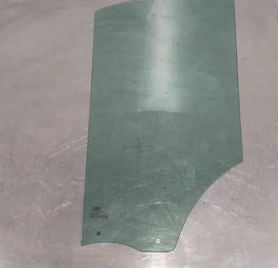 Ford Transit Front door window glass four-door 43R00098