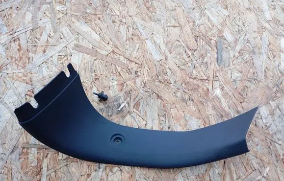 BMW 1 E81 E87 Loading door glass trim molding 7074688