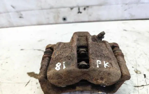 Volkswagen Polo III 6N 6N2 6NF Front brake caliper