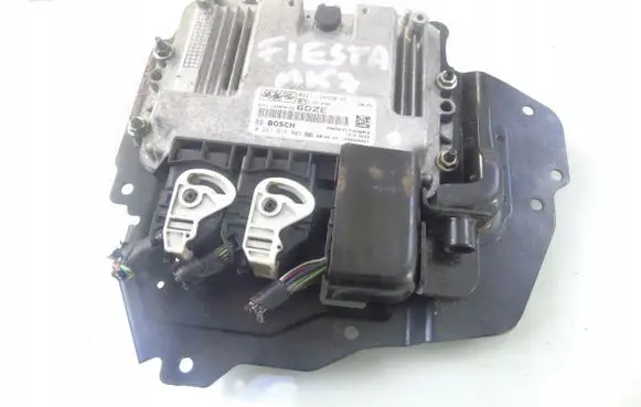 Ford Fiesta Engine control unit/module 8V2112A650KE