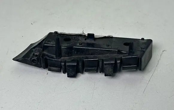 Ford Mustang VI Front bumper mounting bracket FR3B17D958AC