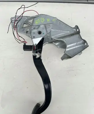 Opel Astra H Brake pedal bracket assembly 