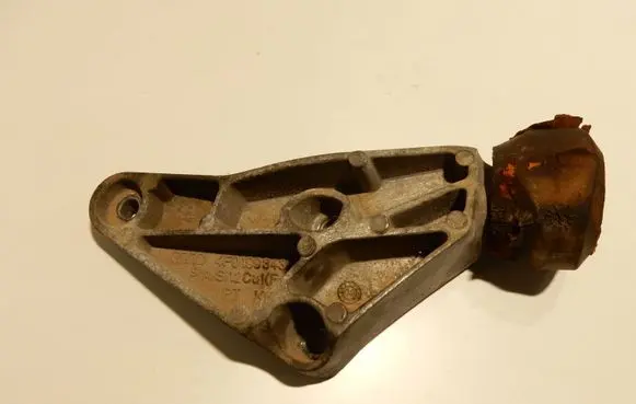 Audi A6 S6 C6 4F Engine mounting bracket 4F0199343K 4F0199343 51213