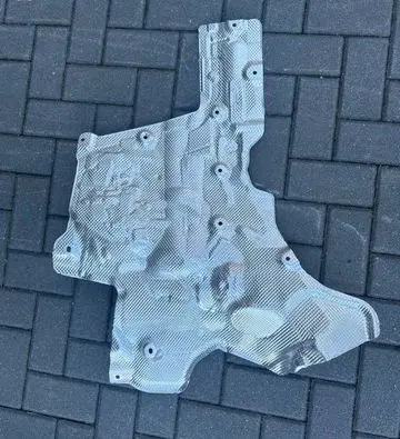 Exhaust heat shield