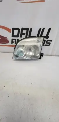 Nissan X-Trail T30 Headlight/headlamp