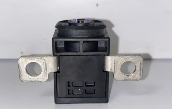 Audi A6 S6 C6 4F Battery relay fuse 4F0915519