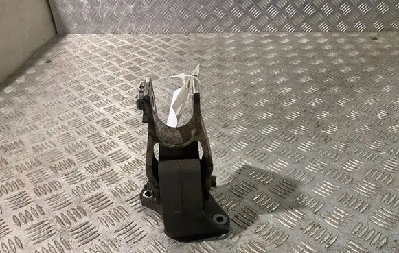 Volvo XC90 Engine mount bracket 31339951