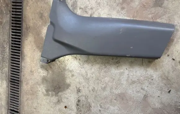 Nissan Leaf I (ZE0) (B) pillar trim (bottom) 769163NA0A
