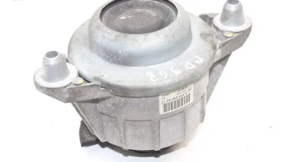 Mercedes-Benz E W212 Engine mount bracket A2042404217