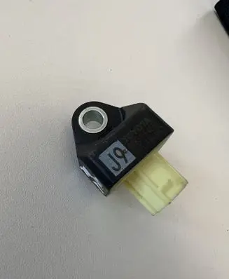 Toyota C-HR I Airbag deployment crash/impact sensor 89831F4030