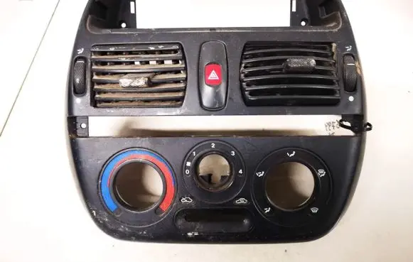 Fiat Bravo - Brava Dash center air vent grill